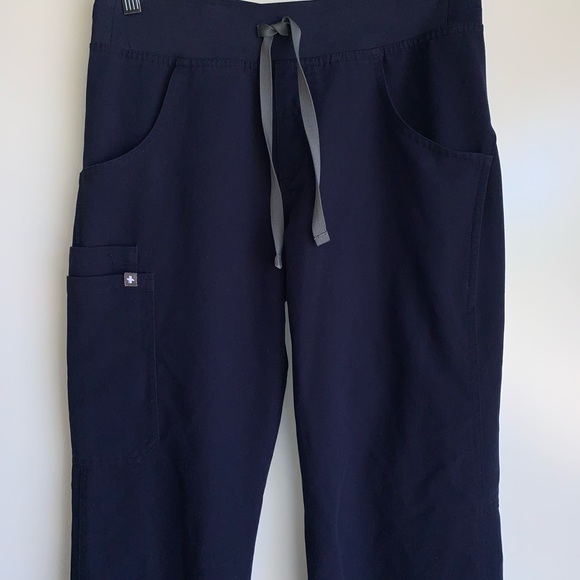 FIGS Technical Collection Navy Blue KADE Cargo Scrub Pants Women's Size XS - Picture 8 of 10